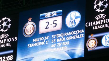 Zahlen lügen nicht: Der FC Schalke 04 hat Champions-League-Titelverteidiger Inter Mailand mit 5:2 blamiert. Jetzt hoffen die Italiener auf ein Wunder.