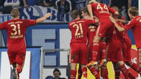 Der FC Bayern München gewann souverän mit 2:0 auf Schalke.