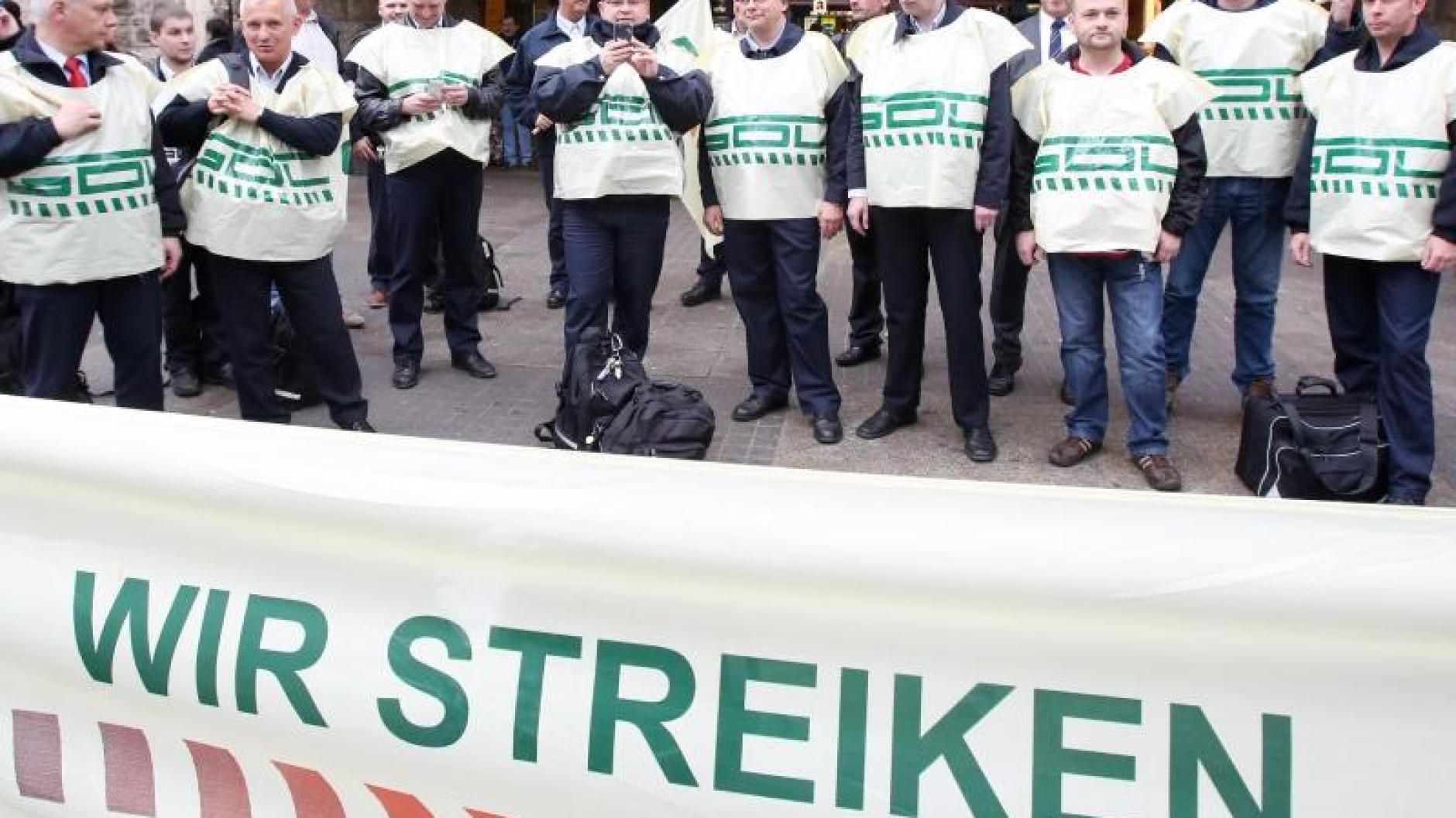 Fußball Bundesligisten sehen Streik gelassen entgegen