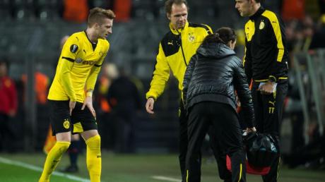 Fehlt Marco Reus, wenn Dortmund gegen Schalke spielt? Der Nationalspieler ist verletzt und für das Revierderby 2015 fraglich.