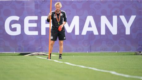 Bundestrainerin Martina Voss-Tecklenburg zeigt sich zuversichtlich.