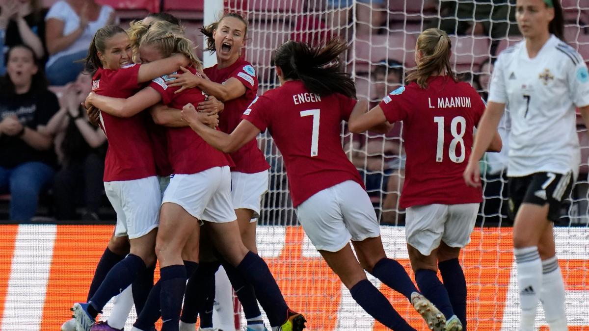 #Frauen-EM: Norwegen nach Sieg gegen Nordirland Gruppen-Erster