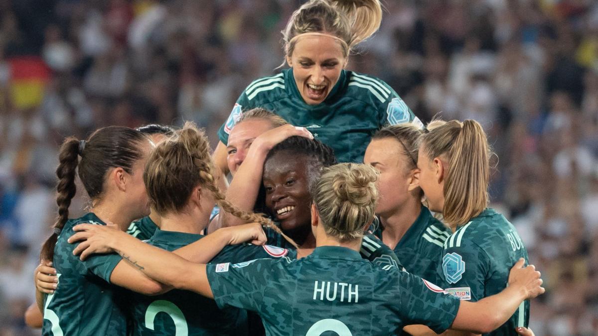 #Frauen-EM 2022 im Fußball: Deutschland – Österreich live im Free-TV & Stream