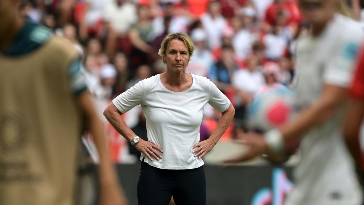 #Frauenfußball: Voss-Tecklenburg: Keine Forderung nach „Equal pay“