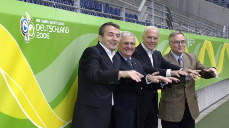 Das damalige Präsidium des OK für WM 2006 (l-r): Wolfgang Niersbach, Theo Zwanziger, Franz Beckenbauer und Horst R. Schmidt.