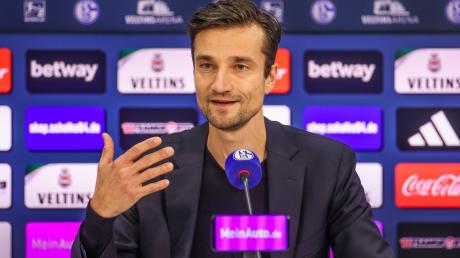 Schalkes Vorstandsvorsitzender Matthias Tillmann wirbt für ein neues Sanierungskonzept.