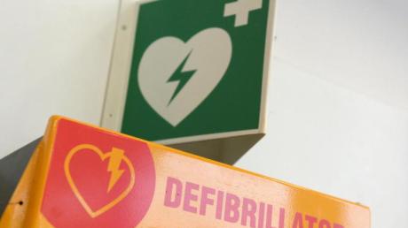 Der Defibrillator aus dem nahe gelegenen Ehinger Feuerwehrhaus kam zum Einsatz.