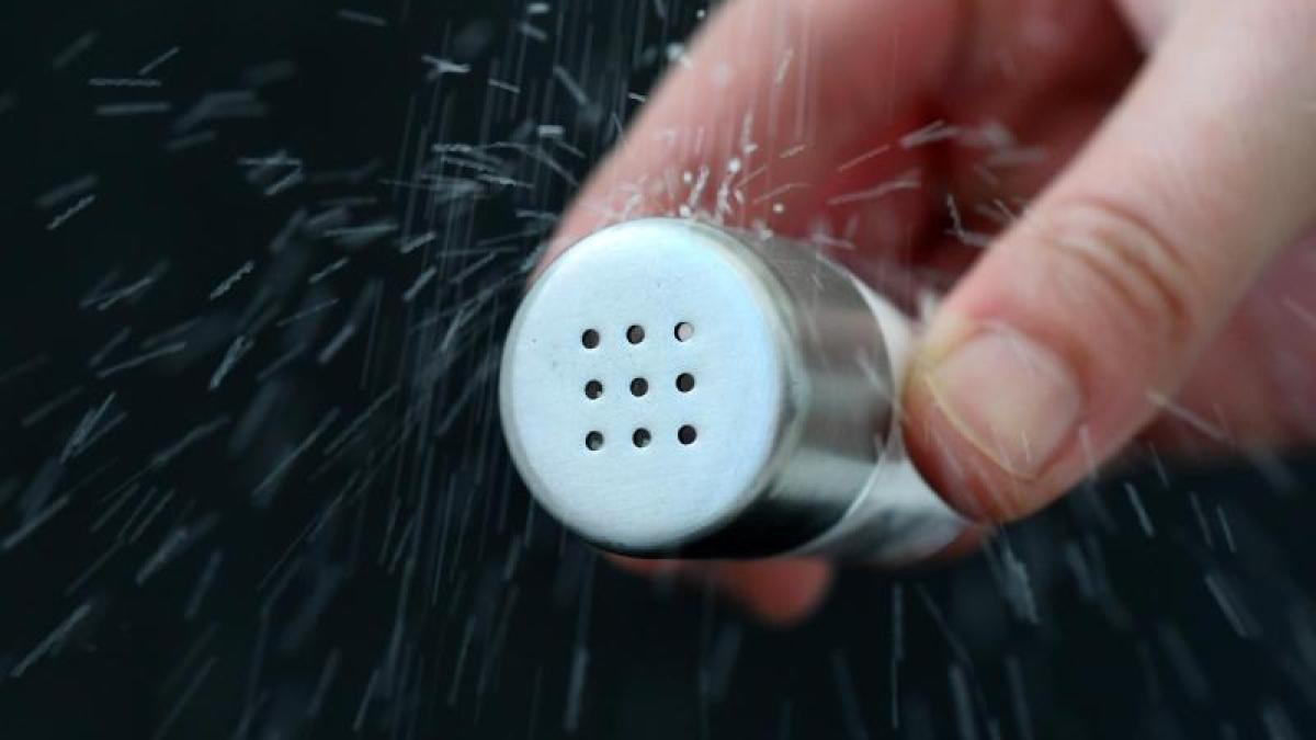 Physik im Kochtopf: Was Salz im Wasser bewirkt | Augsburger Allgemeine