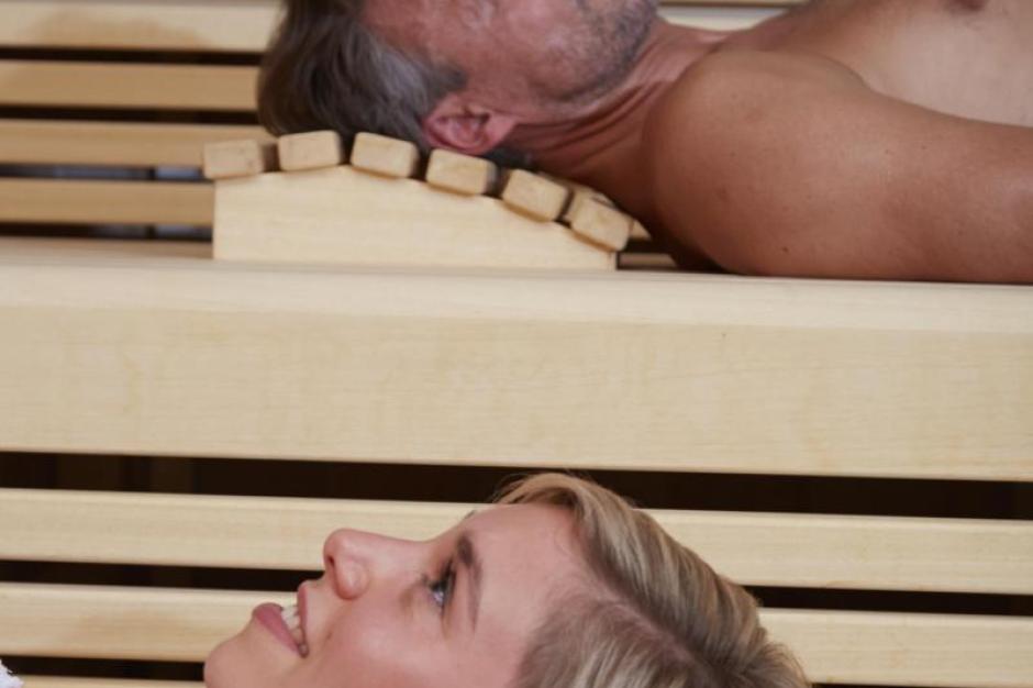 Frauen nackt sauna