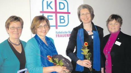 Die bisherige Bezirksleiterin des Katholischen Frauenbundes, Gerda Kammermeier (links), kandidierte nicht mehr. Neben ihr stehen (von links) die beiden gewählten Bezirksleiterinnen Margarete Besold und Christine Wachter und die Diözesanvorsitzende Wedigunda Zillner (rechts).  