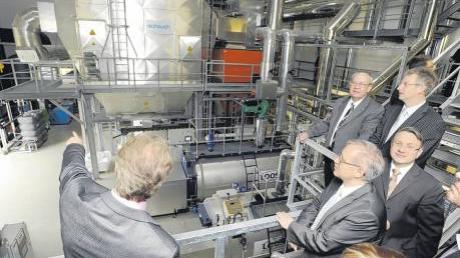 Seit September ist das Biomasseheizkraftwerk des Förderungswerks St. Nikolaus in Dürrlauingen schon in Betrieb – gestern wurde es offiziell eingeweiht und den Besuchern präsentiert.  