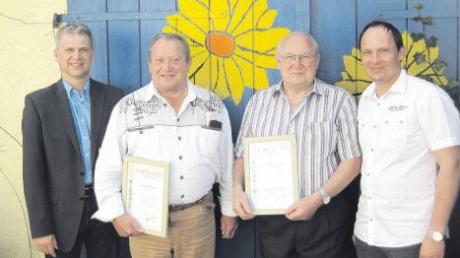Der Verein für Gartenbau und Landespflege Echlishausen hat bei seiner Hauptversammlung langjährige Mitglieder geehrt. Mit dabei (von links) Bürgermeister Robert Strobel neben Manfred Singer, Roman Bracher und Reiner Gruner. 