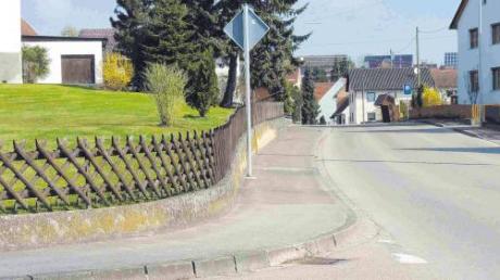 Für alte und behinderte Menschen plant der Winterbacher Gemeinderat die Übergänge zu den Gehwegen abzusenken.  