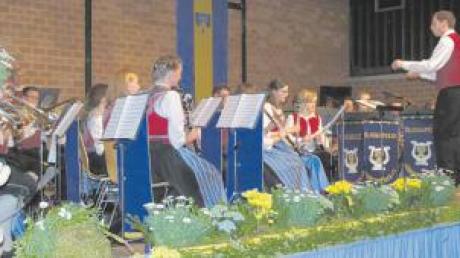 Die Blaskapelle Gundremmingen mit ihrem Dirigenten Thomas Seitz bot den Zuhörern Musik vom Allerfeinsten.  