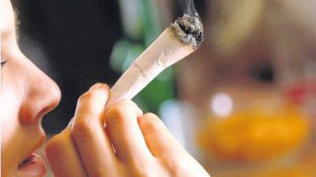 Joint rauchen (Archivfoto)  