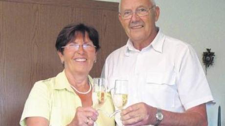 Vor 50 Jahren haben Anni und Alois Saumweber aus Hafenhofen geheiratet. Ihre Goldene Hochzeit feierten sie in Amerika.  