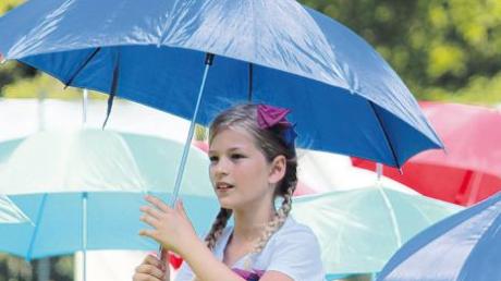 „Umbrella“ hieß das Lied, zu dem die Schüler der dritten Klasse tanzten. Geregnet hat es gestern während der Festspiele aber nicht. 