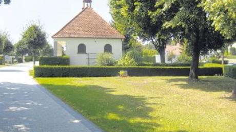 Der Friedhof in Burtenbach soll umgestaltet werden, weil die Frage nach Urnengräbern und Urnenstelen auch hier steigt. 