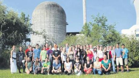 48 Ferienmitarbeiter sind derzeit im Kernkraftwerk Gundremmingen tätig – so viele wie noch nie zuvor.