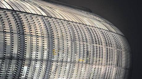 Das neue Stadion des OSC Lille in Frankreich: Die Offinger Firma BWF Profiles hat die Außenbeleuchtung der Arena gestaltet. Wie schon bei der Allianz-Arena in München hat die technische Kompetenz der BWF Group den Ausschlag für die Auftragserteilung gegeben. 