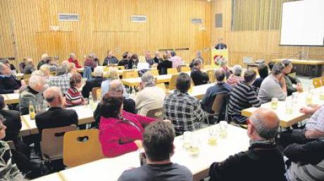 Etwa 90 Bibertaler kamen am Montagabend zur Bürgerversammlung nach Kissendorf.  