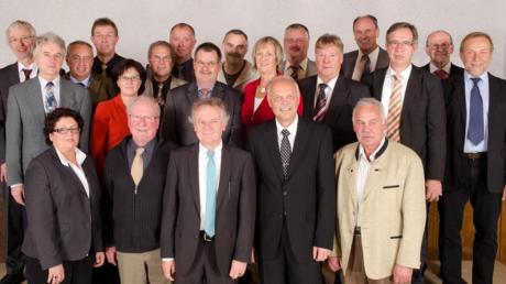 Geschäftsleitung und Betriebsrat des Kernkraftwerks Gundremmingen verabschiedeten 26 Mitarbeiter aus der aktiven Arbeitszeit im Kraftwerk.