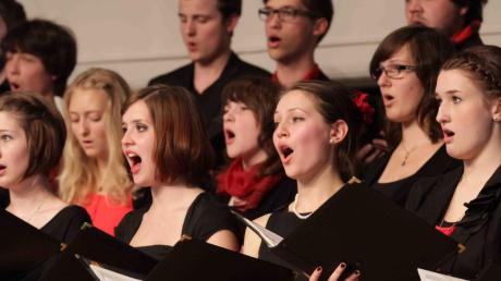 Die Schwäbische Chorakademie, der Auswahl-Jugendchor des Chorverbands Bayerisch-Schwaben für junge Sängerinnen und Sänger ab 15 Jahren, nimmt wieder junge Gesangstalente auf.  