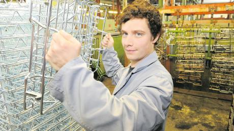 Der 21-jährige Christian Lang aus Kissendorf arbeitet bei der Firma Intinga Galvanik in Echlishausen. 