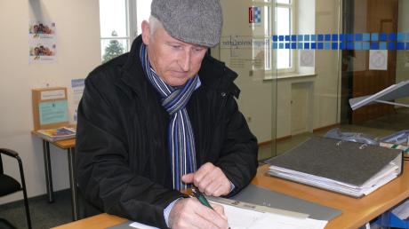 Josef Leitenmaier hatte schon am Freitag in Günzburg gegen Studiengebühren unterschrieben. Doch viele Bürger nutzten jetzt noch die letzten Tage des Volksbegehrens, um ihre Unterschrift abzugeben.