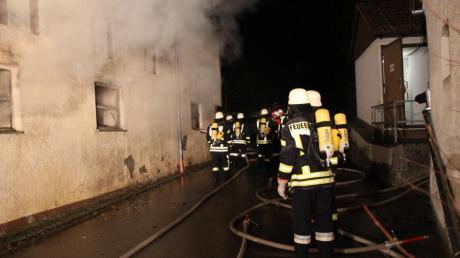 150 Feuerwehrmänner waren vor Ort um das Feuer zu löschen. Noch ist unklar, warum der Brand ausgebrochen ist. 