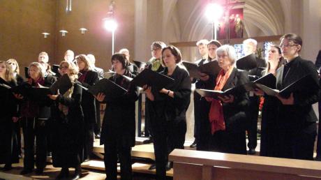 Höchst konzentriert und mit großer Hingabe gelang dem Vocal-Ensemble Hochwang am Samstagabend in der Pfarrkirche St. Martin in Günzburg ein beeindruckendes Konzert. 