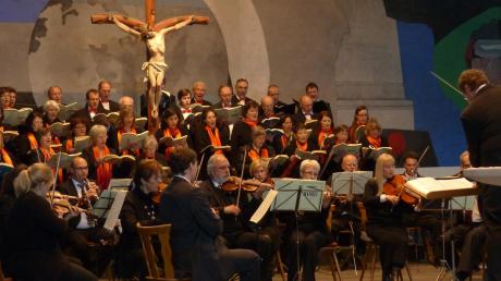 Händels „Messias“ in der englischen Originalsprache führte das Heilig Geist Ensemble Günzburg unter Leitung von Thomas Bodenmüller auf.  


