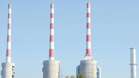 Das Gaskraftwerk Irsching bei Vohburg bleibt trotz seiner Unwirtschaftlichkeit vorerst am Netz. Eon, die Bundesnetzagentur und der Netzbetreiber Tennet einigten sich auf Bedingungen für den Weiterbetrieb.  
