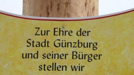 Auch wenn das Wetter im Mai zu wünschen übrig gelassen hat: Der von neun Günzburger Vereinen aufgestellte Maibaum kann sich sehen lassen. Ob die Widmung korrekt ist, dazu befragte die GZ die Dialektforscherin Edith Burkhart-Funk. 