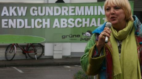 Um Stimmen für einen Politikwechsel in Berlin warb Claudia Roth, die Bundesvorsitzende der Grünen, bei ihrem Wahlkampfauftritt in Günzburg.  
