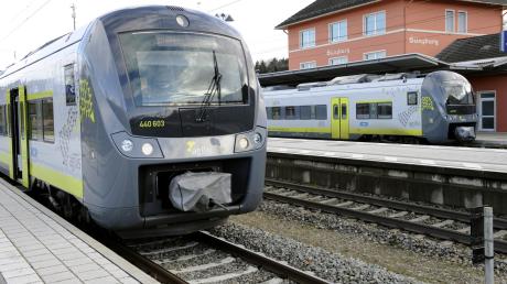 Von der Regio-S-Bahn Donau-Iller sollen auch Bahnkunden im Landkreis Günzburg profitieren. Das Fahrgastaufkommen auf den Bahnstrecken (das Foto entstand am Günzburger Bahnhof) wird sich laut einer Studie deutlich erhöhen.  
