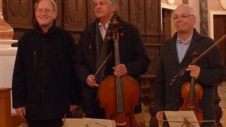 Kleine Kirchenmusik ganz groß: Etwa 250 Besucher lauschten in der Günzburger Frauenkirche der 75. Ausgabe des Musikereignisses mit (von links) Siegfried Ranz, Gerold Foerstl und Dr. Gerald Jasbar.  

