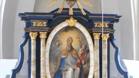 Der Ichenhauser Florian Kurringer hat für den Hochaltar in der Kleinkötzer Kirche das Bildnis des Heiligen Nikolaus geschaffen, das auch in dem neuen Kirchenführer „300 Jahre Sankt Nikolaus“ in Kleinkötz beschrieben ist. 