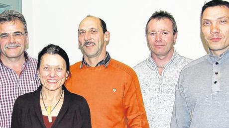 2014 treten die Freien Wähler Bibertal nach langer Pause wieder mit einer eigenen Bürgermeisterkandidatin an. Gabriele Holzgraefe wird unter anderem von Manfred Kammerer, Hubert Wolf, Adolf Polzer und dem Ortsvorsitzenden Andreas Schickling (von links) unterstützt. 