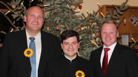 Kirchenpfleger Markus Neumann, Pfarrer Bernd Reithemann und Offingens Bürgermeister Thomas Wörz (von links) begrüßten zusammen das Jahr 2014. 