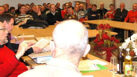 Großes Zuhörerinteresse bei der Sitzung der Verwaltungsgemeinschaft Kötz: Etwa 50 Bürger aus Bubesheim und Kötz verfolgten die Diskussion um den neuen Verwaltungssitz, die am Ende ergebnislos vertagt wurde.  

