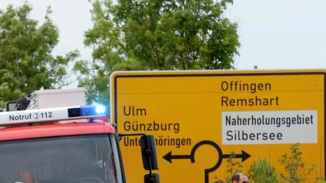 Ein Unfall ist am Kreisverkehr in Burgau passiert.