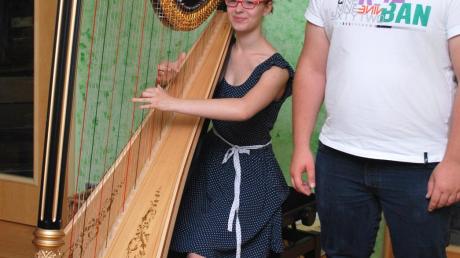 Spitzenmusiker aus Günzburg: Die Harfenistin Miriam Ruf und der Tenor Jakob Nistler haben beim Bundeswettbewerb von „Jugend musiziert“ jeweils einen ersten Preis erreicht.  
