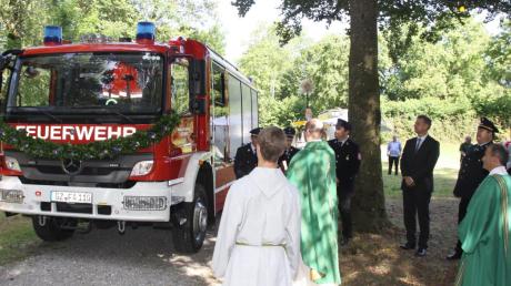 Seit Dezember vergangenen Jahres verfügt die Freiwillige Feuerwehr Autenried über ein neues Löschgruppenfahrzeug. Beim Schlossgartenfest wurde es am Sonntag von Pater Jonas feierlich gesegnet.  
