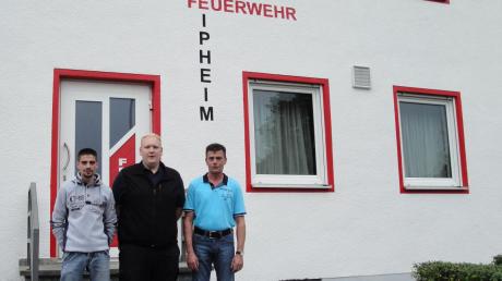 Mit ihrer Hilfe wurde das Leipheimer Feuerwehrhaus renoviert (von links): Rene Göttel, Kommandant Martin Schmitz und Philipp Göttel, Geschäftsführer der Firma Göttel.  
