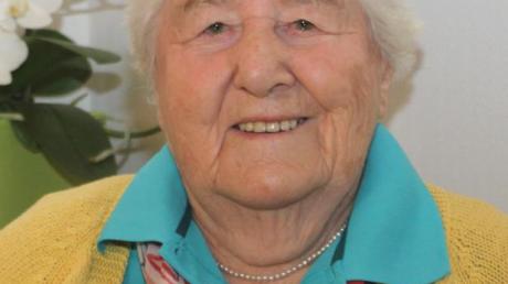 Anna Kastl aus Ichenhausen feiert am Samstag ihren 95. Geburtstag. Sie backt zum Festtag Nussroulade und hat außerdem ein Rezept für ein langes Leben.  
