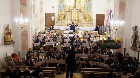 Ein besonders eindrucksvolles Adventskonzertes gelang dem Blasorchester Kötz am Sonntagnachmittag.  

