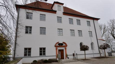Das Burgauer Schloss mit seinem Hof wird im Juli zur Konzertbühne. 