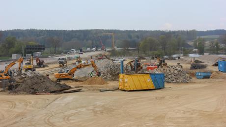 Die Raststätte Burgauer See ist abgerissen. 