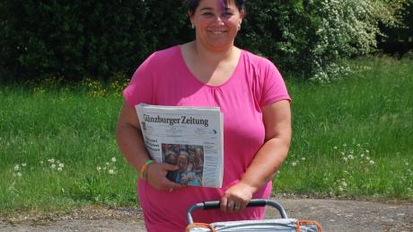 Seit 2009 trägt Carmen Thiede in Burgau die Günzburger Zeitung aus.